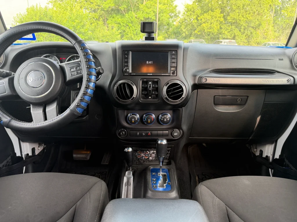 Used 2015 Bright White Clearcoat Jeep Sport image 11