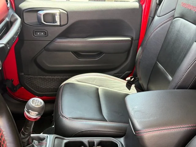 Used 2022 Red Clearcoat Jeep Unlimited Rubicon image 9