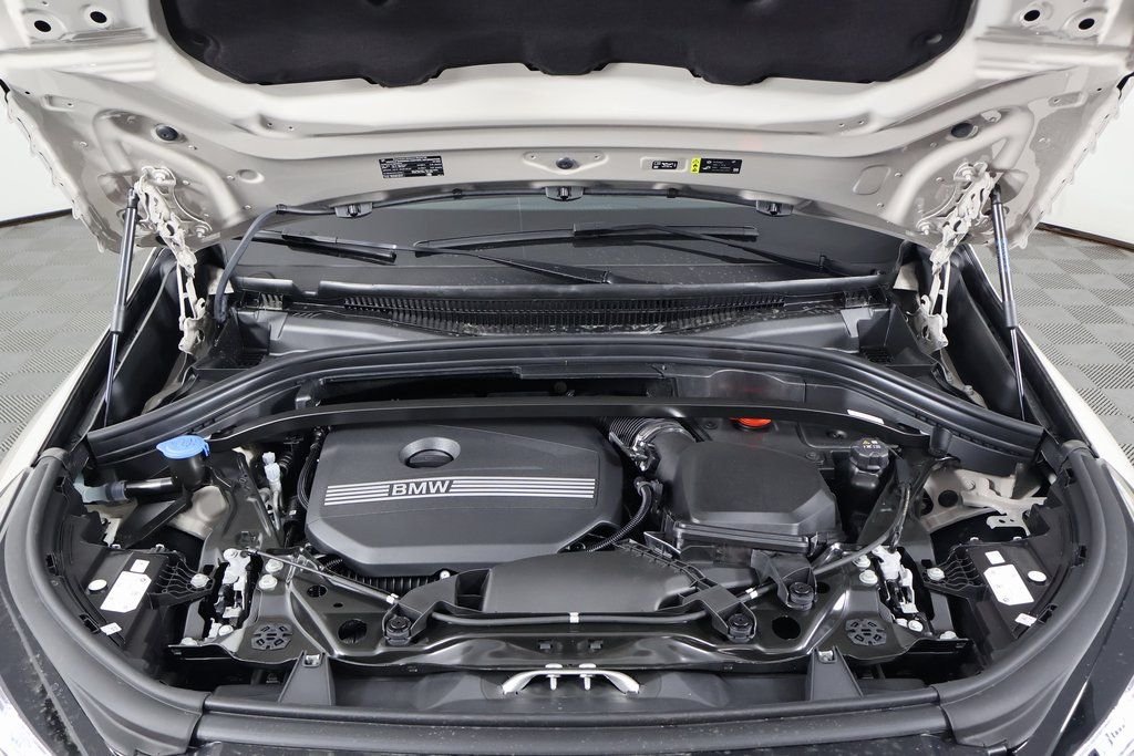 New 2026 Dune Grey Metallic BMW xDrive28i image 9
