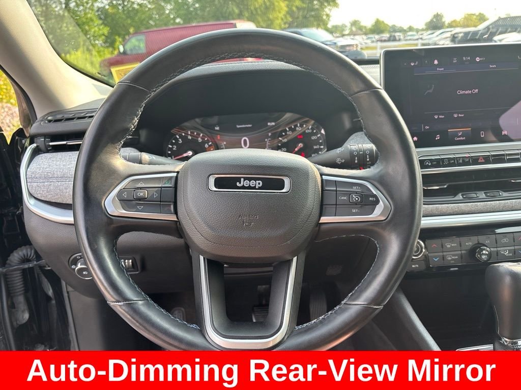 Used 2022 Black Jeep Latitude image 22