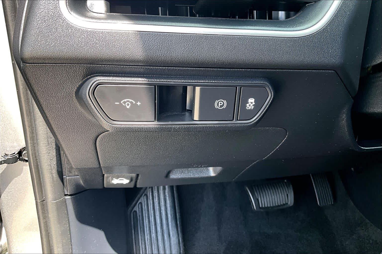 Used 2025 Steel Gray Kia LXS image 36