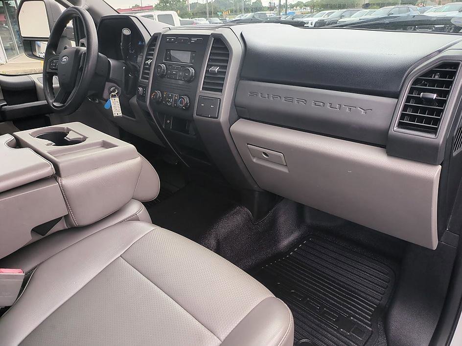 Used 2019 OXFORD WHITE Ford XL image 24