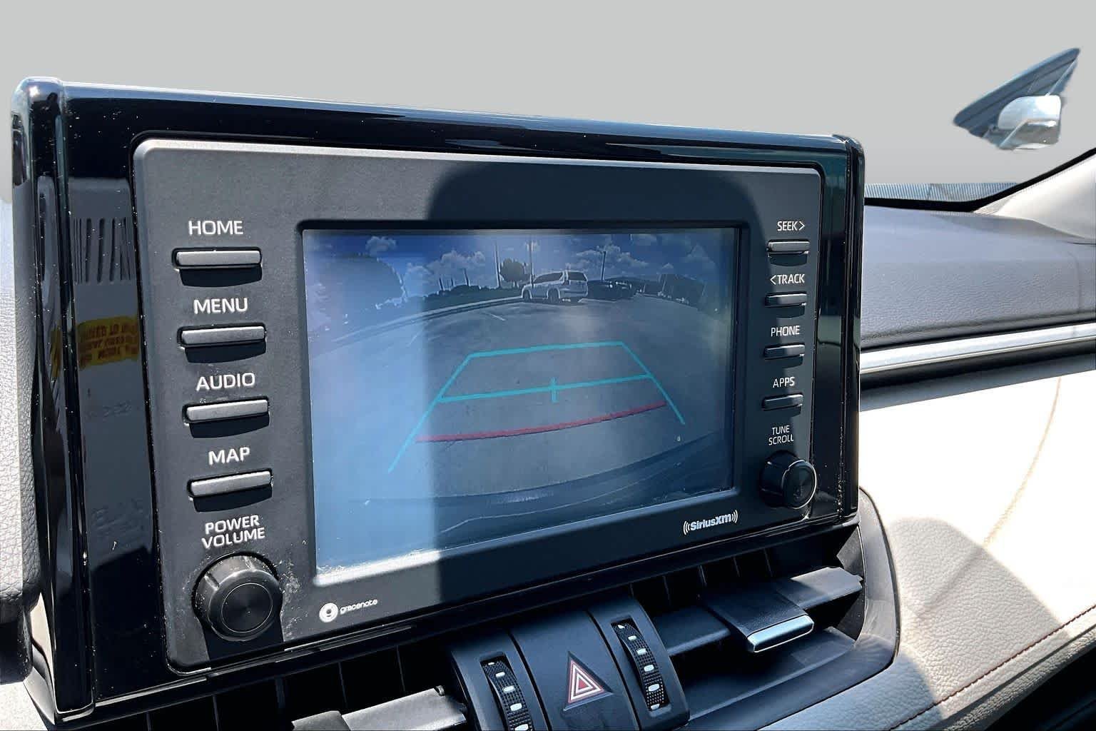Used 2020 Lunar Rock Toyota XLE Premium image 27