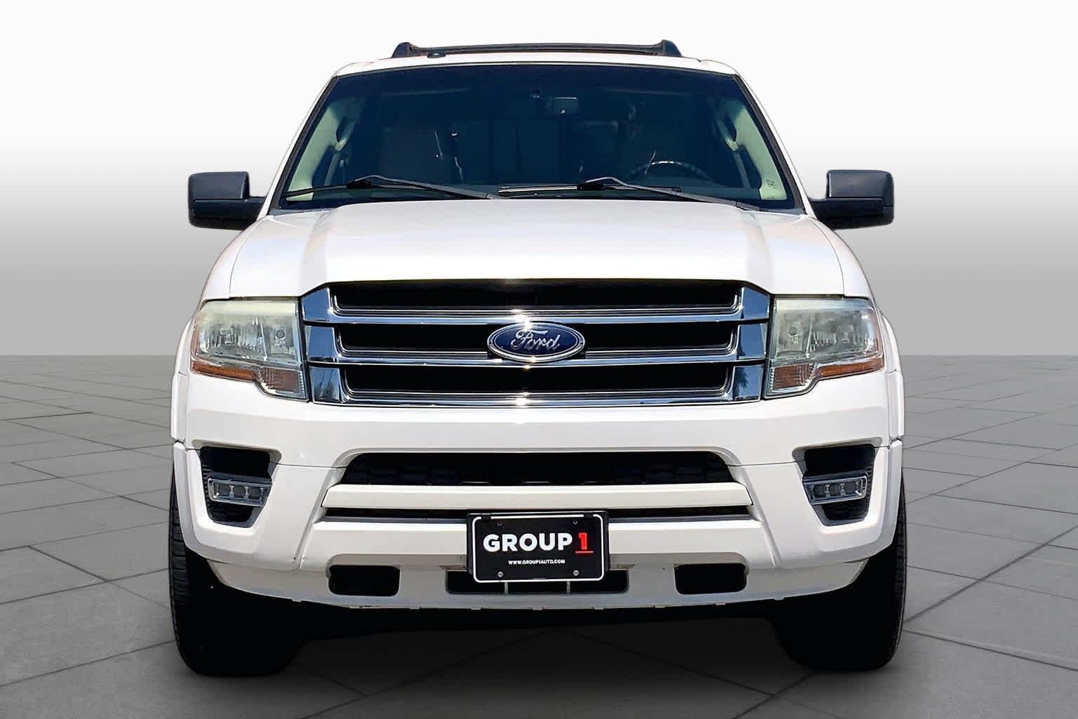 Used 2017 White Platinum Metallic Tri-Coat Ford XLT image 4