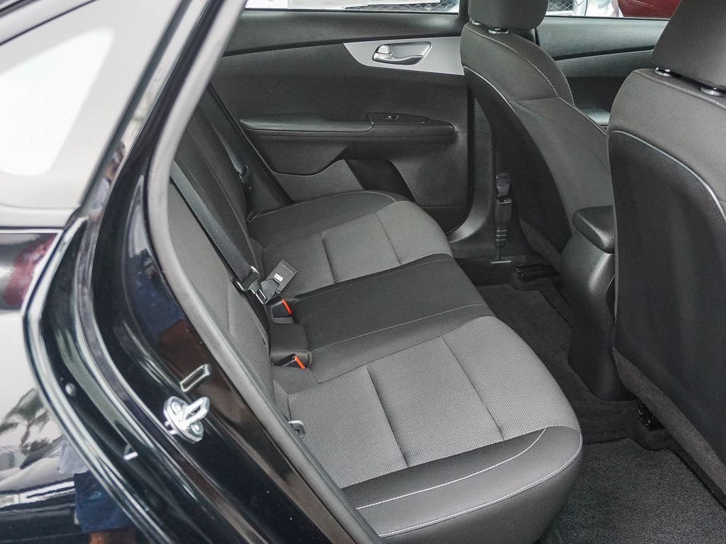 Used 2024 Black Kia LXS image 14