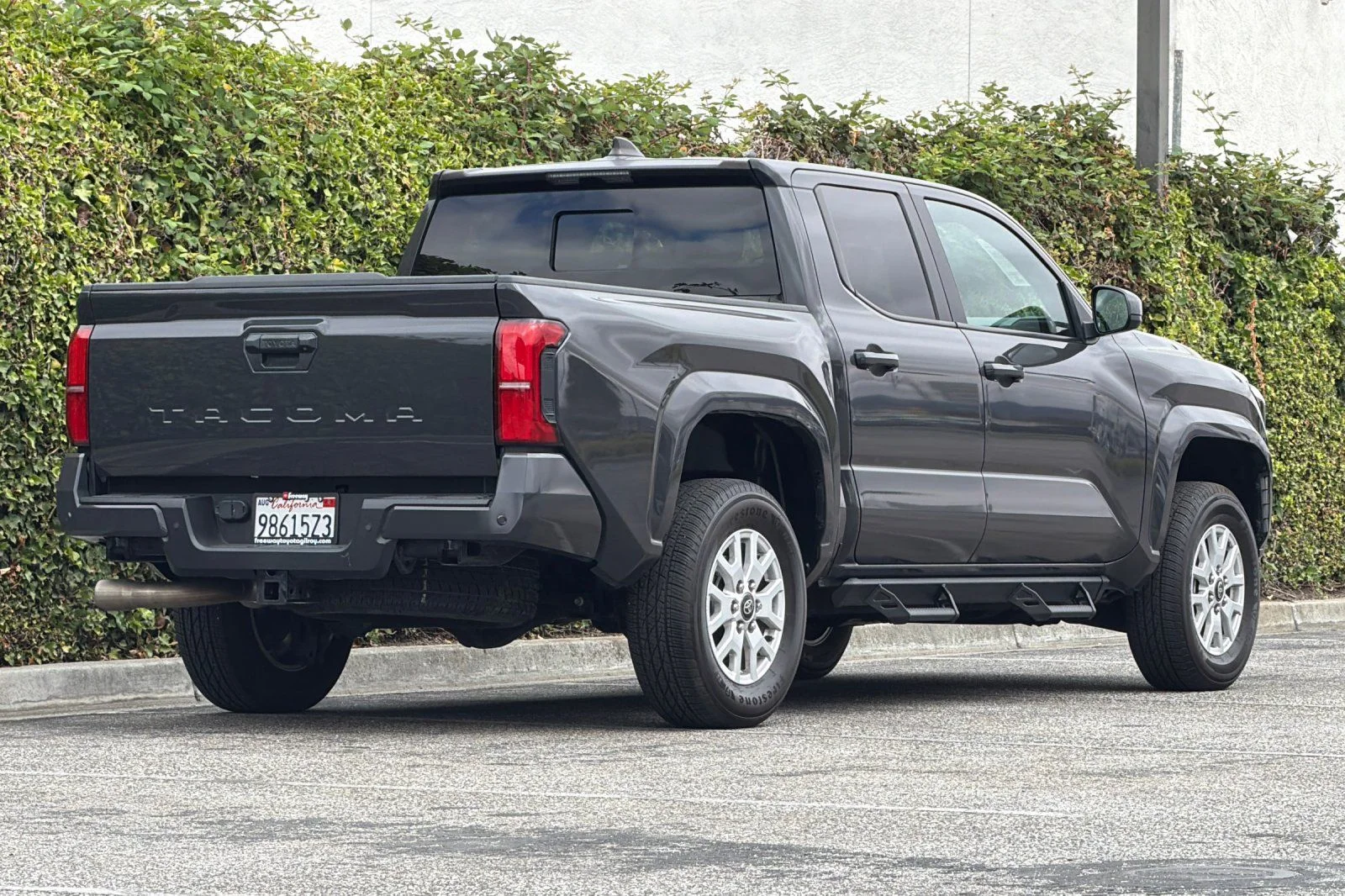 Used 2024  Toyota SR5 image 4