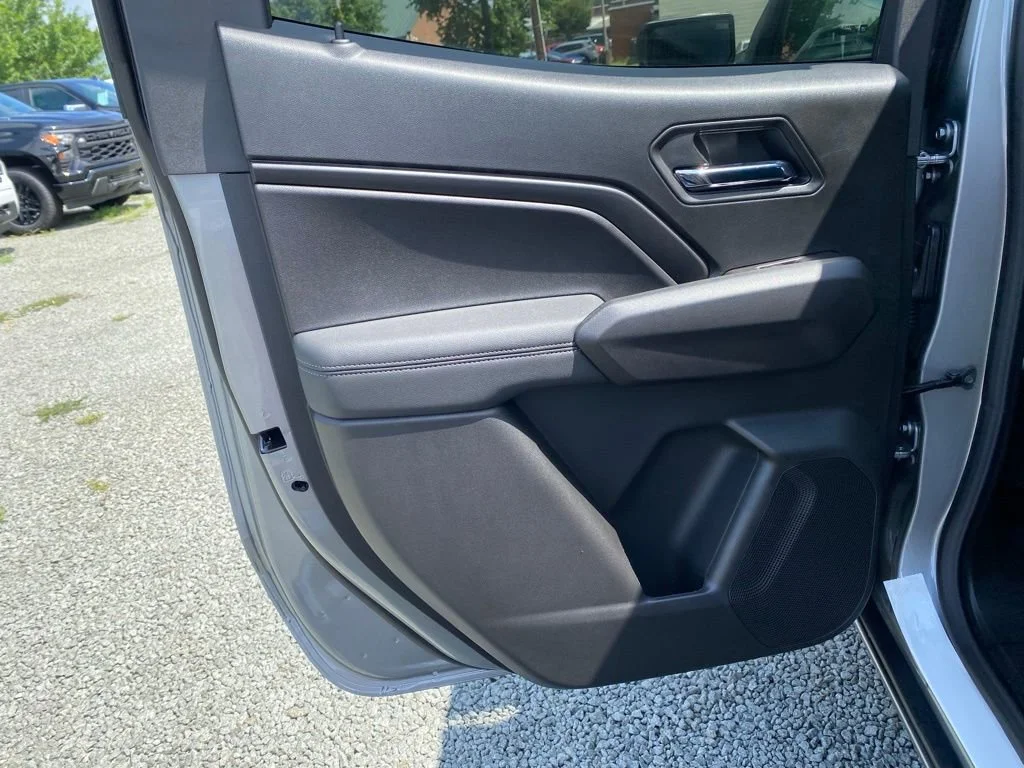 2025 Chevrolet Colorado LT - Photo 16