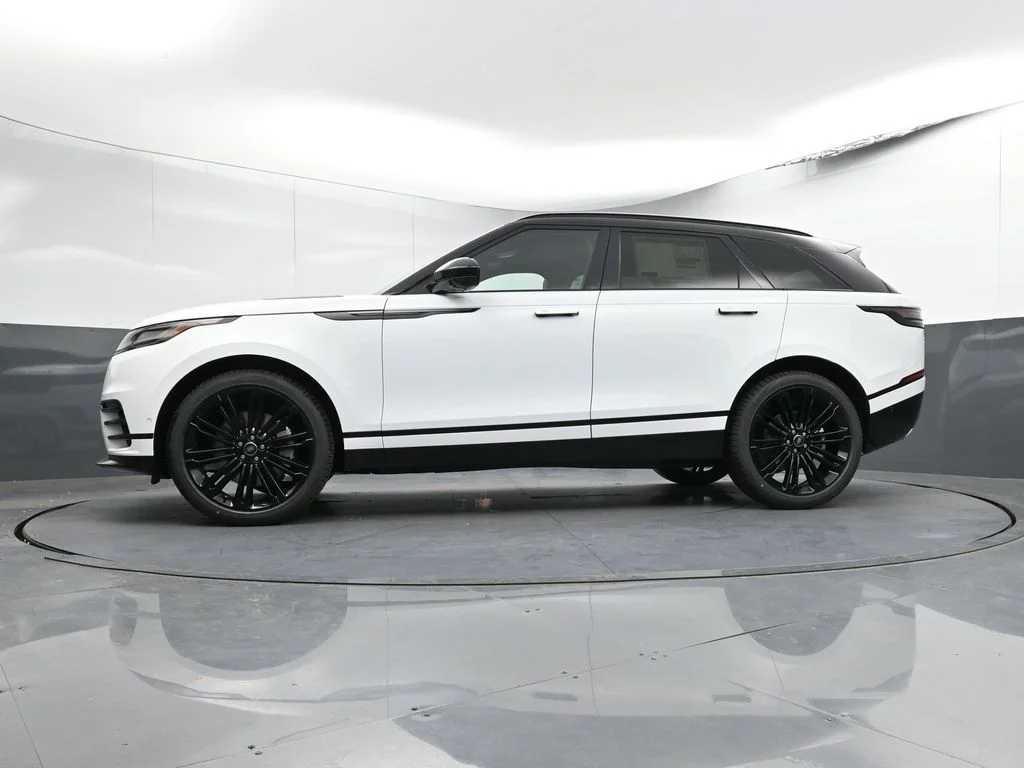 Certified Used 2026 White Land Rover Dynamic SE image 29