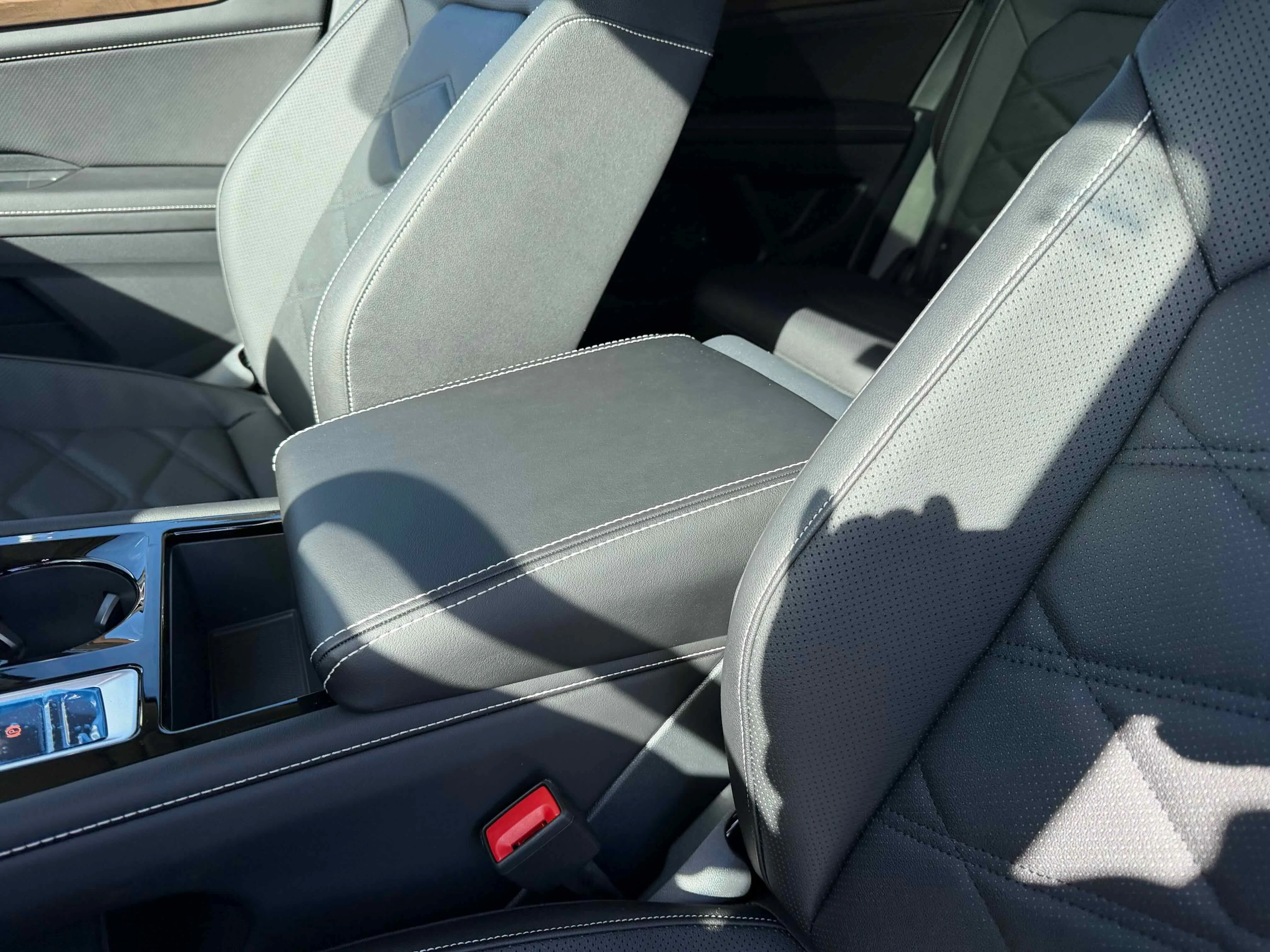 New 2026 Deep Black Volkswagen 2.0T SE w/Technology image 24