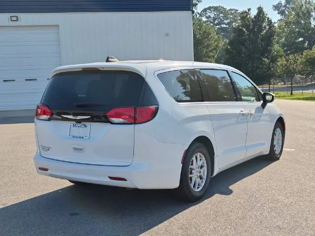 Used 2023 White Chrysler LX image 3