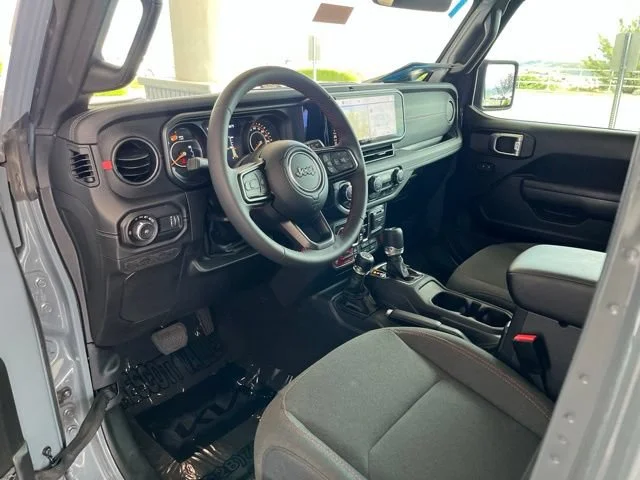 Used 2025 Anvil Clearcoat Jeep Rubicon image 33