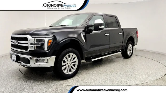 2024 Ford F-150 LARIAT 4WD SuperCrew 5.5' Box w/ Tow/Haul Pkg & EcoBoost V6