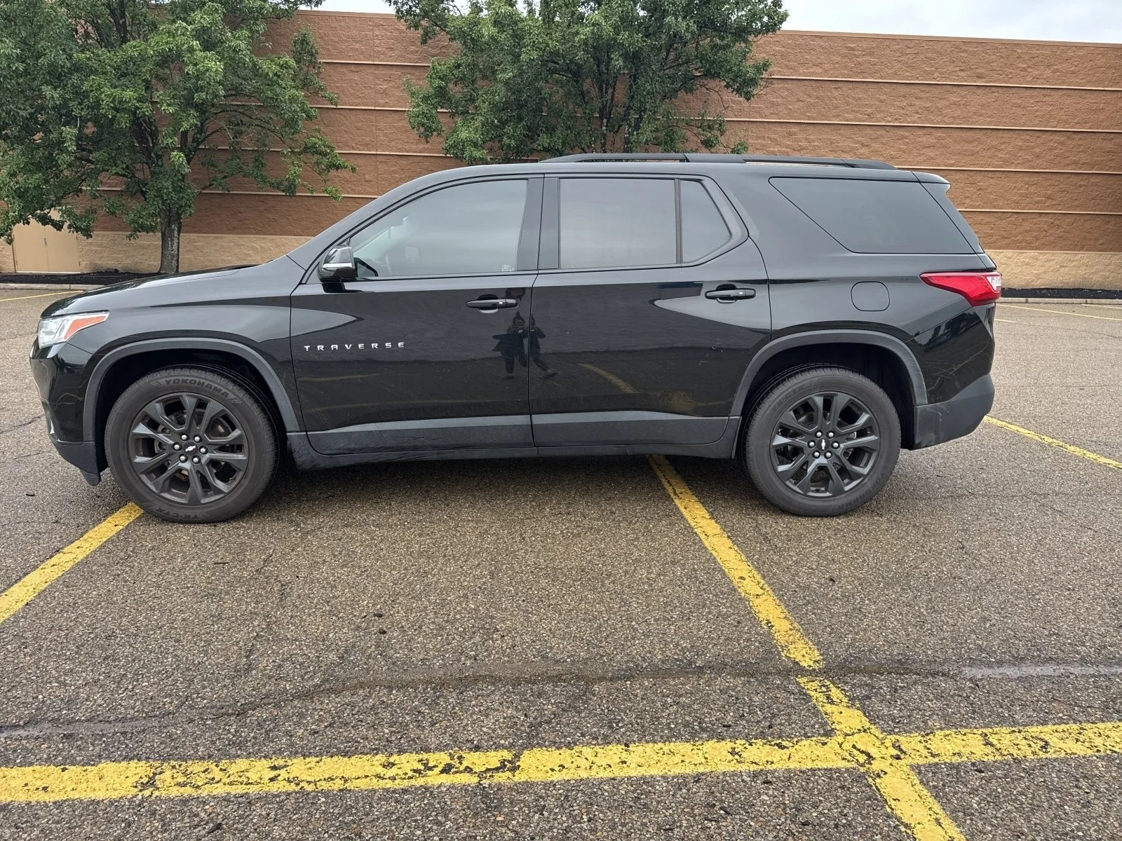 Used 2020 Mosaic Black Metallic Chevrolet RS image 29