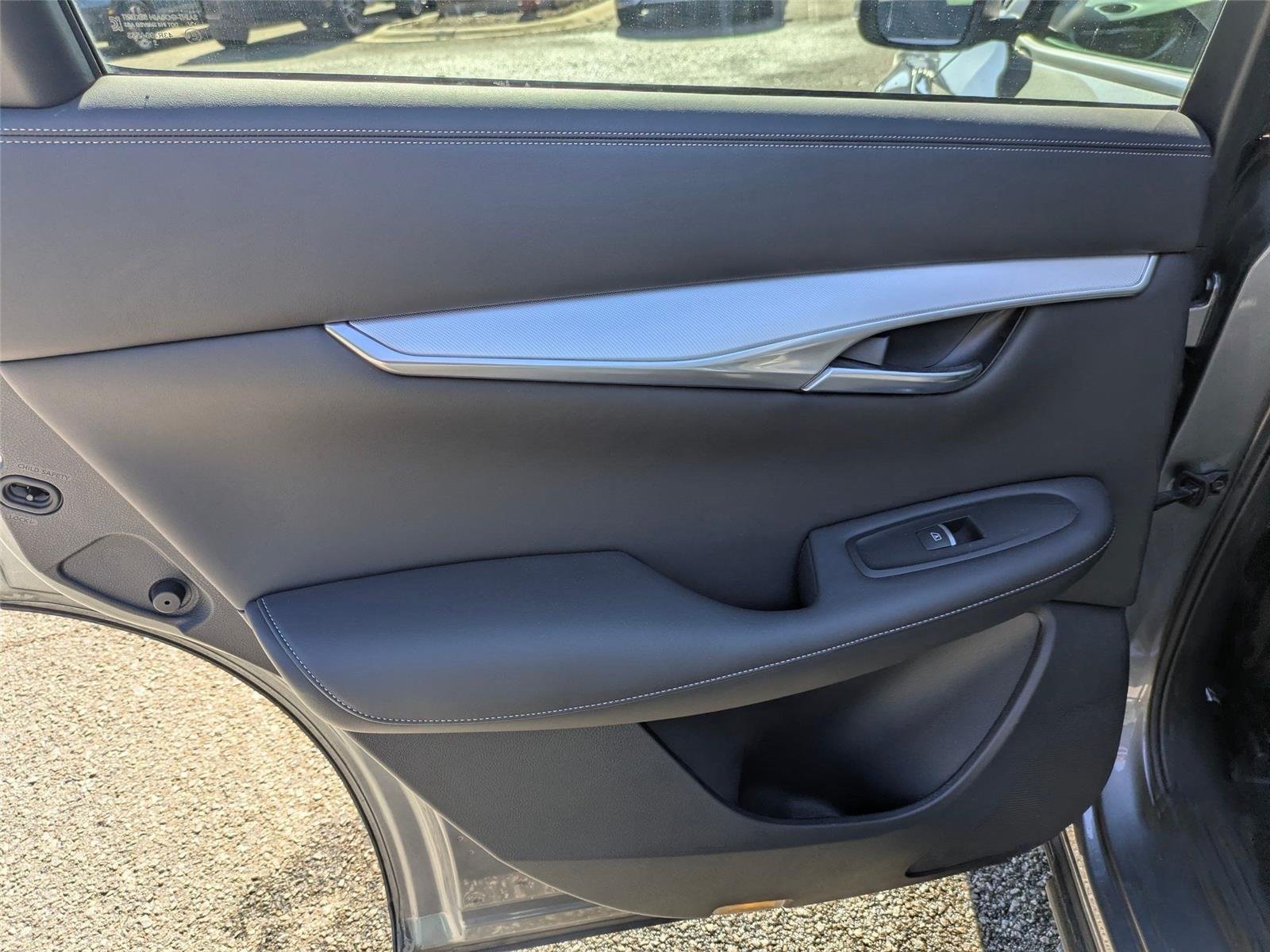 Used 2020  INFINITI  image 23