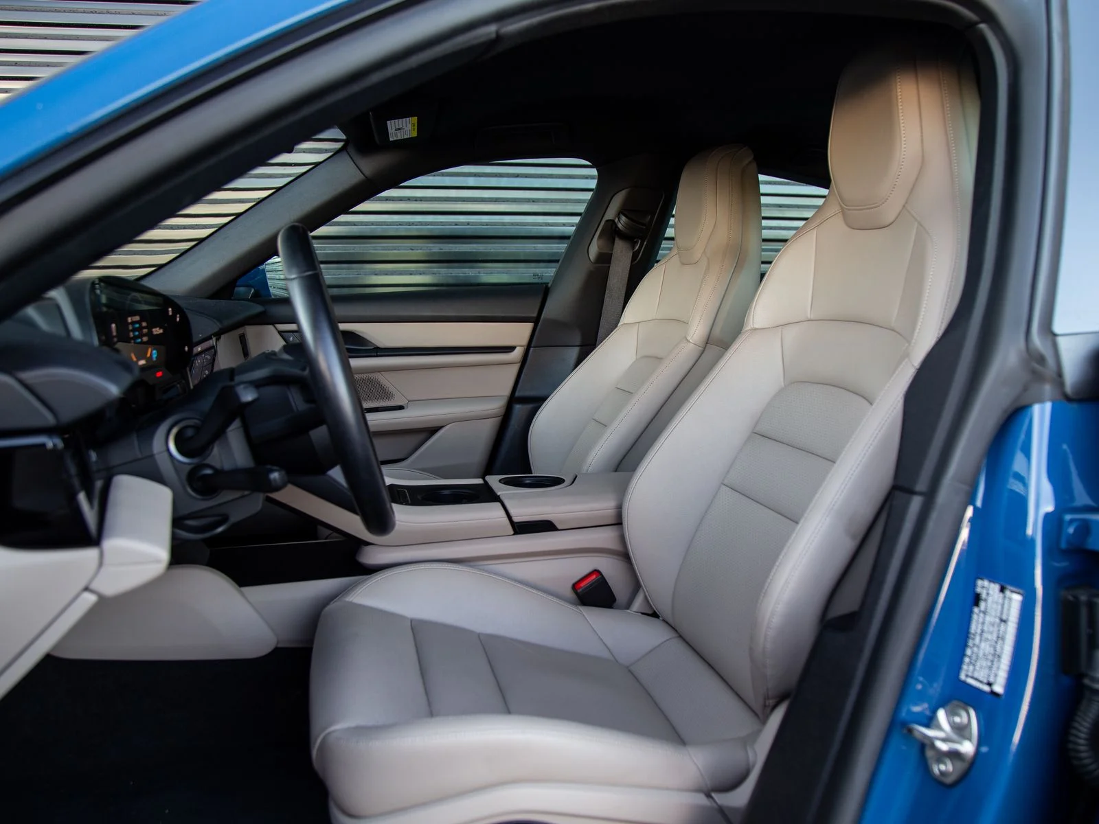 Certified Used 2024  Porsche  image 5