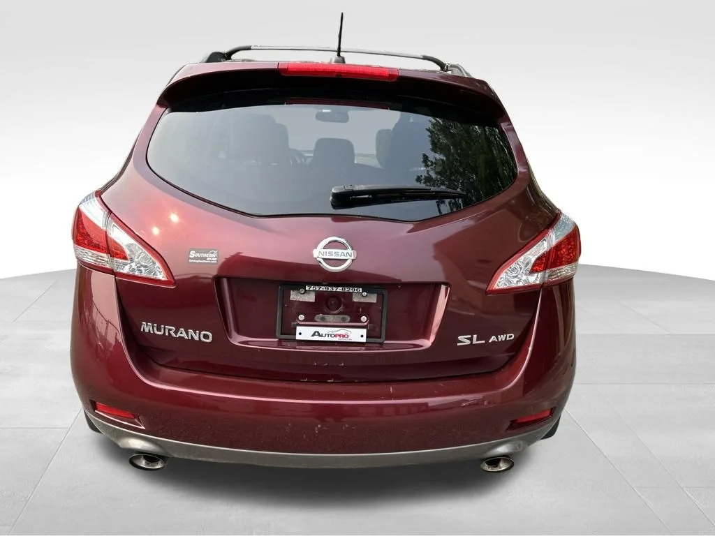 Used 2011 Red Nissan SL image 4