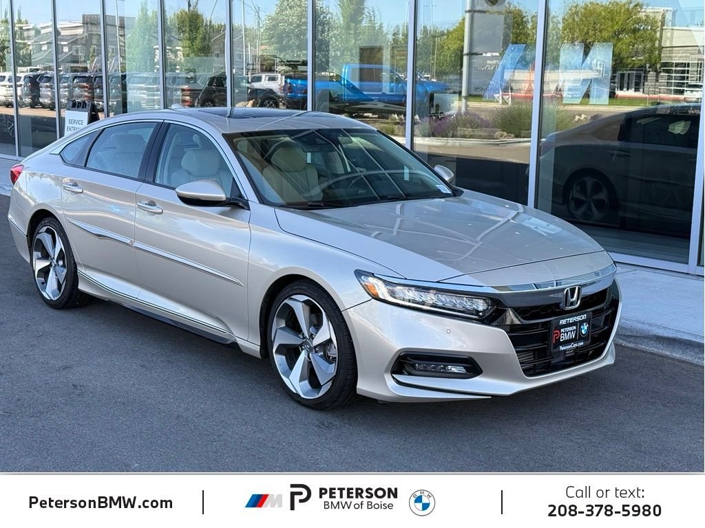 Used 2018  Honda Touring image 7