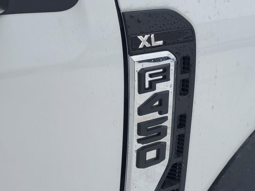 New 2026 Oxford White Ford F-450® XL image 31