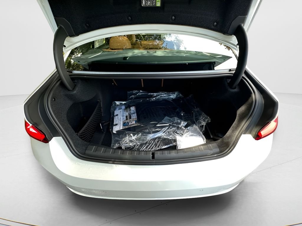New 2026 Alpine White BMW 330i image 24