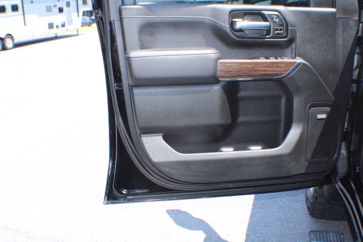 Used 2020 Black Chevrolet High Country image 6