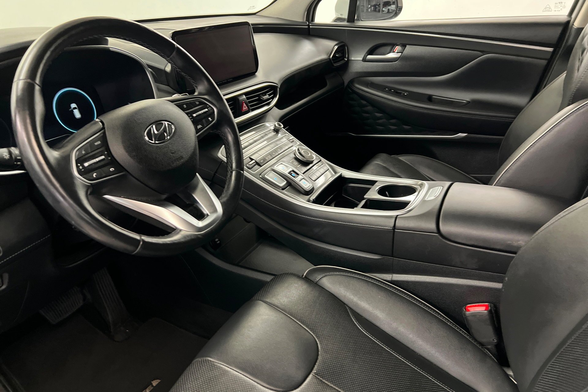 Used 2022 Quartz White Hyundai Limited image 16