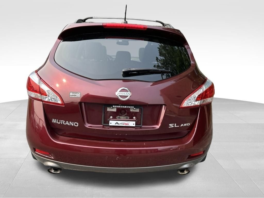 Used 2011 Red Nissan SL image 4