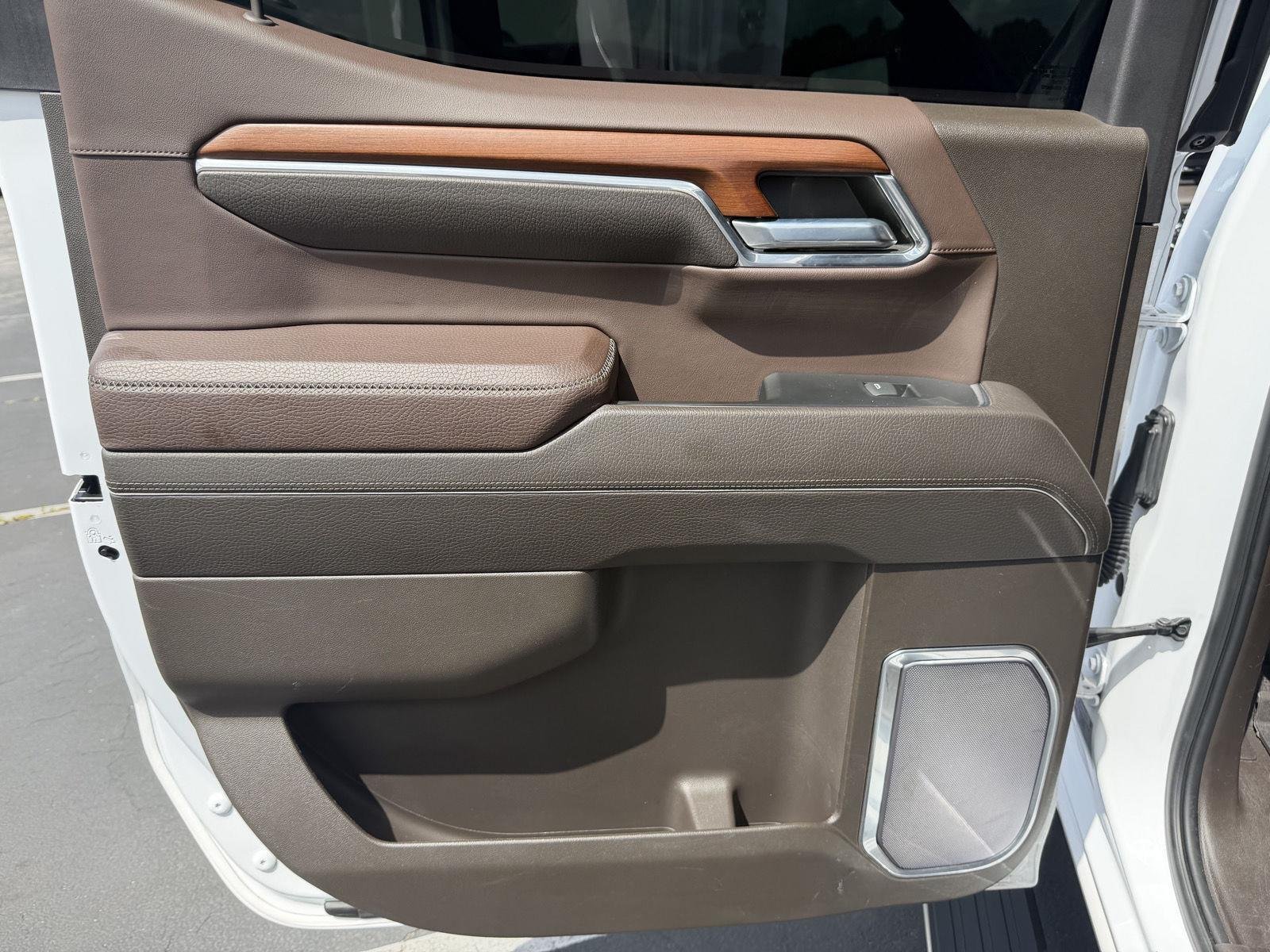 Used 2023 White Frost Tricoat GMC Denali image 20