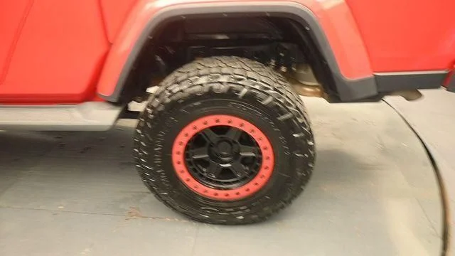 Used 2020 Red Clearcoat Jeep Overland image 9