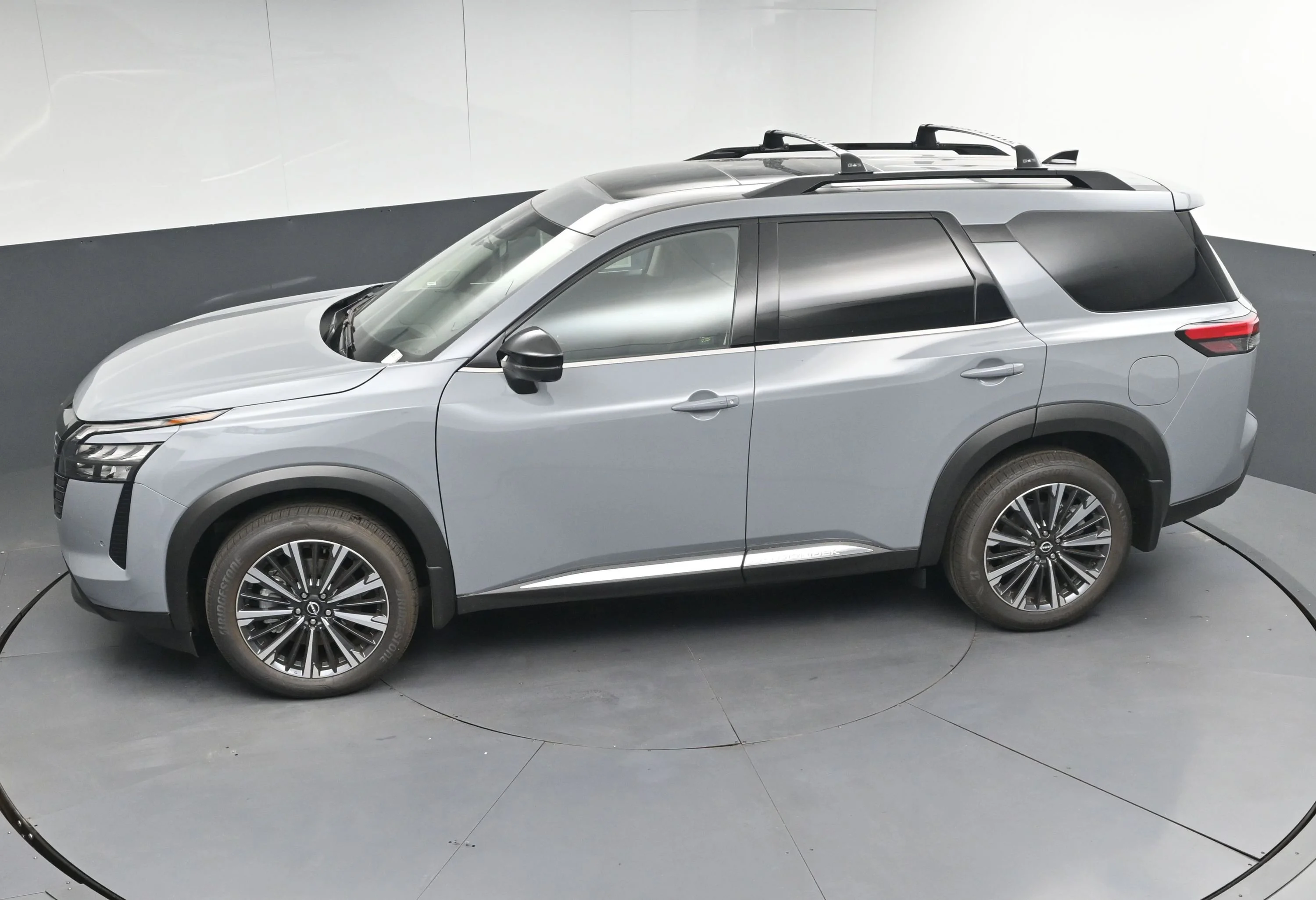 New 2026 Boulder Gray Pearl Nissan Platinum image 40