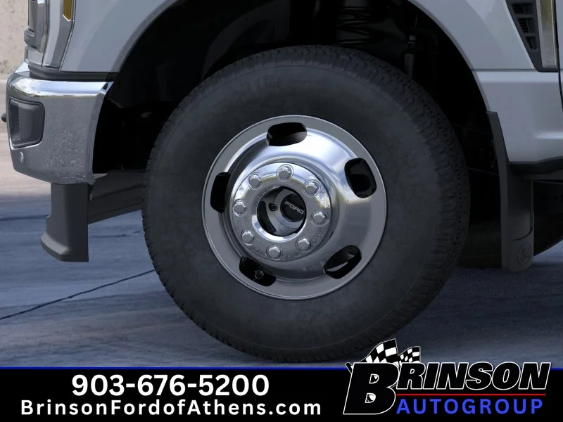 New 2026 Glacier Gray Metallic Tri-Coat Ford F-350® Lariat® image 19