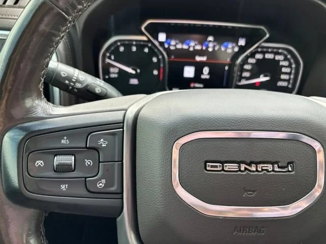 Used 2021 White GMC Denali image 26