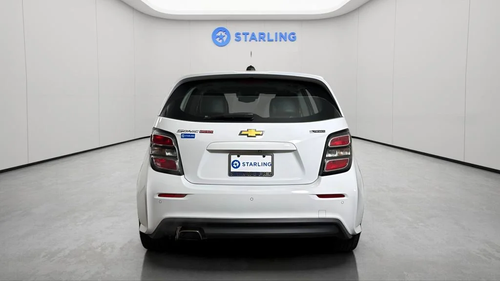 Used 2017 SUMMIT WHITE Chevrolet Premier image 7