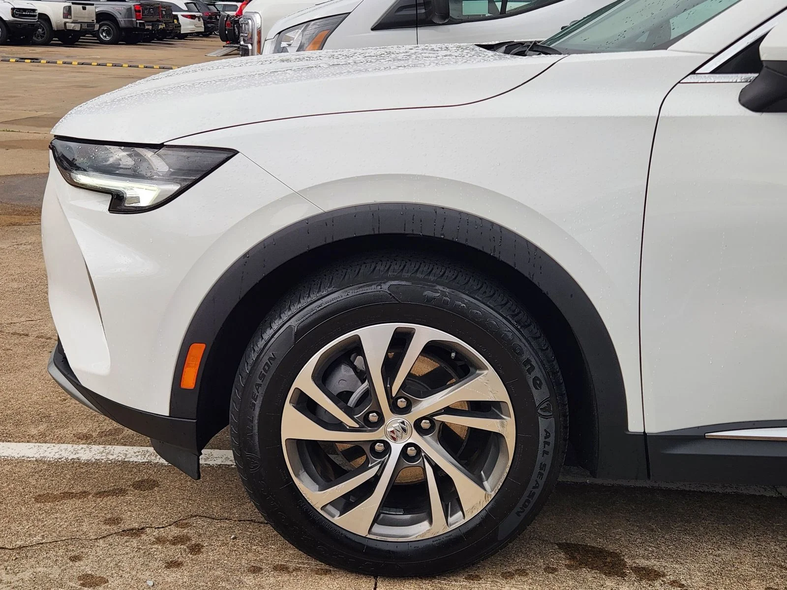 Used 2023 White Buick Essence image 8
