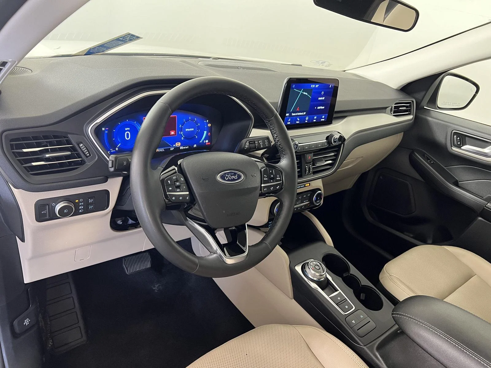 Used 2022 Star White Metallic Tri-Coat Ford SEL image 10