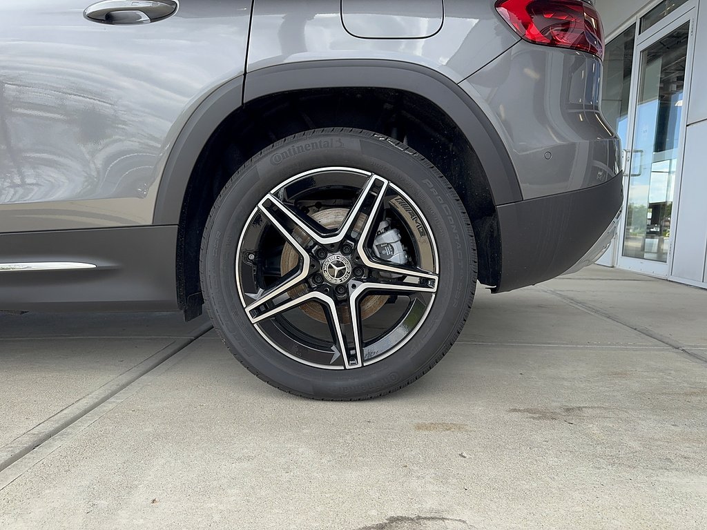 New 2026 Mountain Grey Metallic Mercedes-Benz GLB 250 4MATIC® image 8