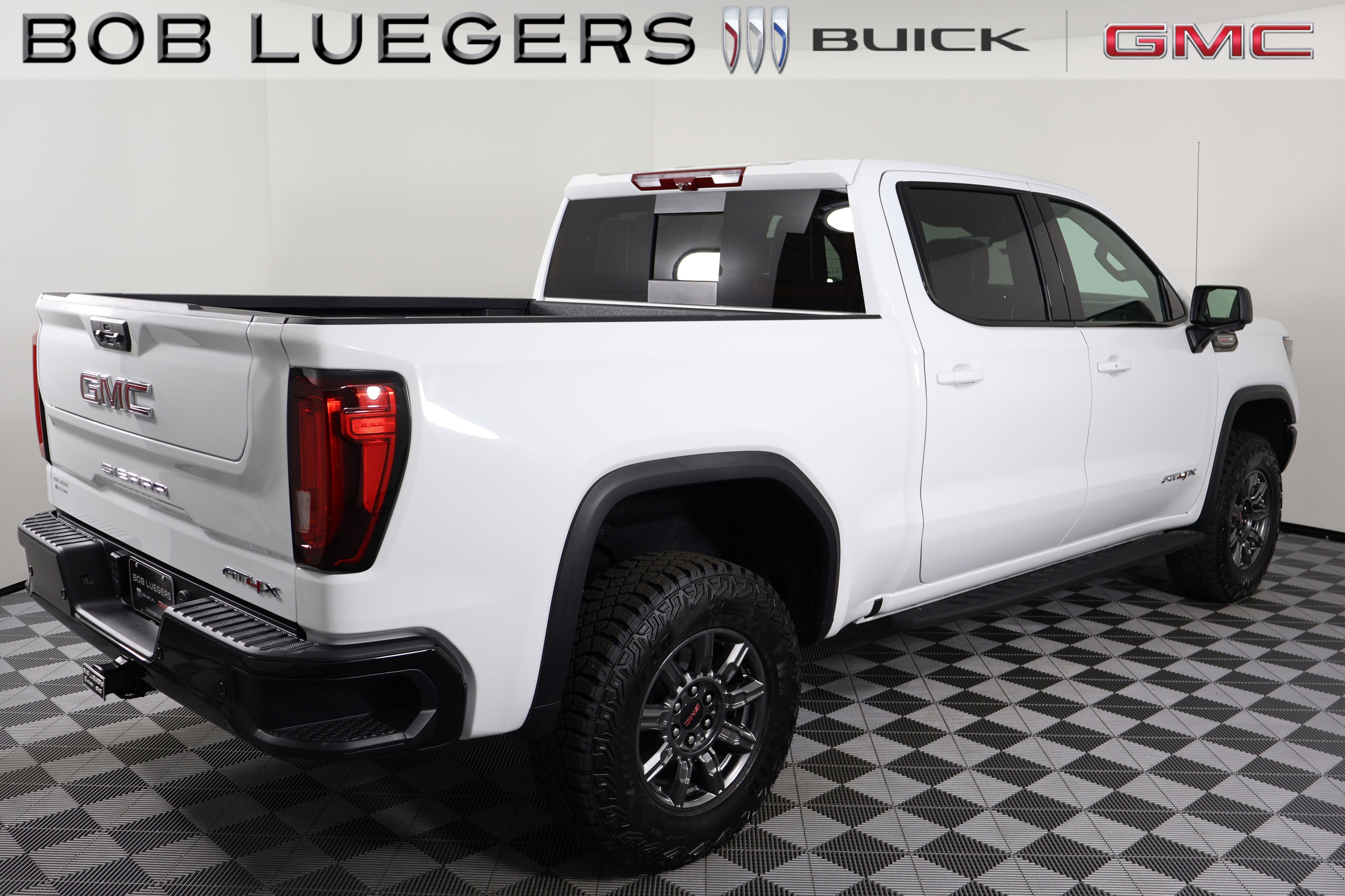 2026 GMC Sierra 1500 AT4X - Photo 11