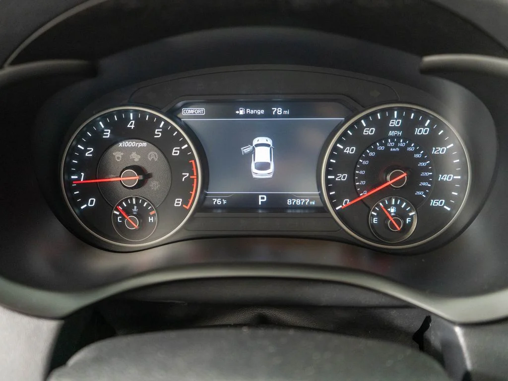 Used 2018 Black Kia Premium image 18