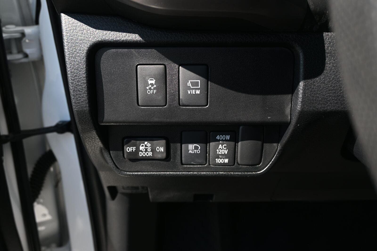 Used 2020 Super White Toyota Limited image 9