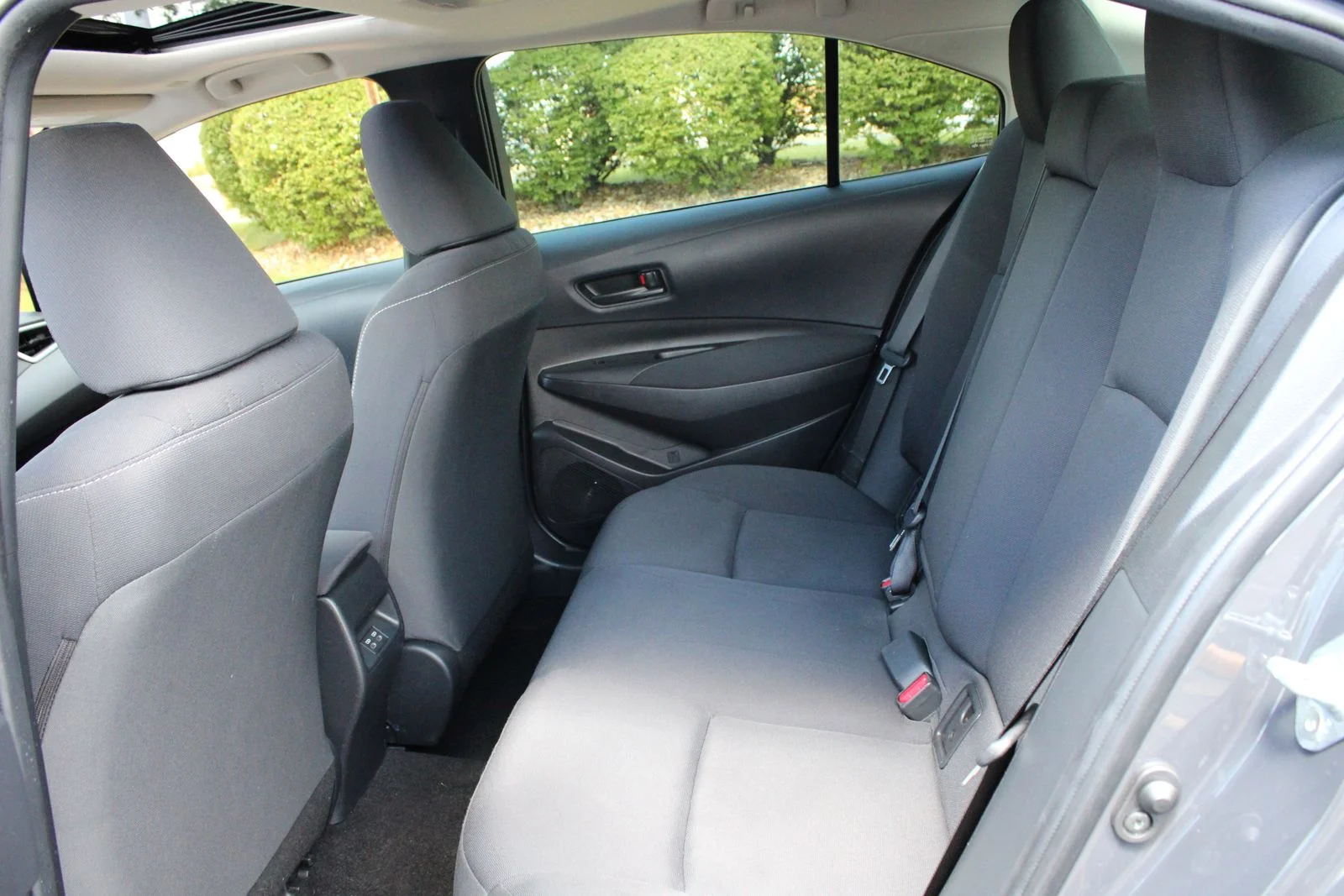 Used 2023  Toyota LE image 7