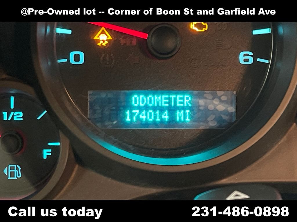 Used 2010  GMC SL image 21
