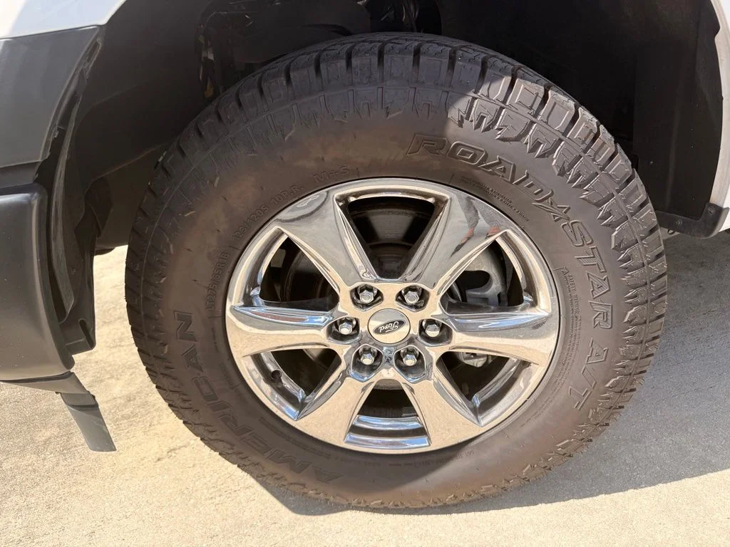 Used 2020 White Ford XL image 7
