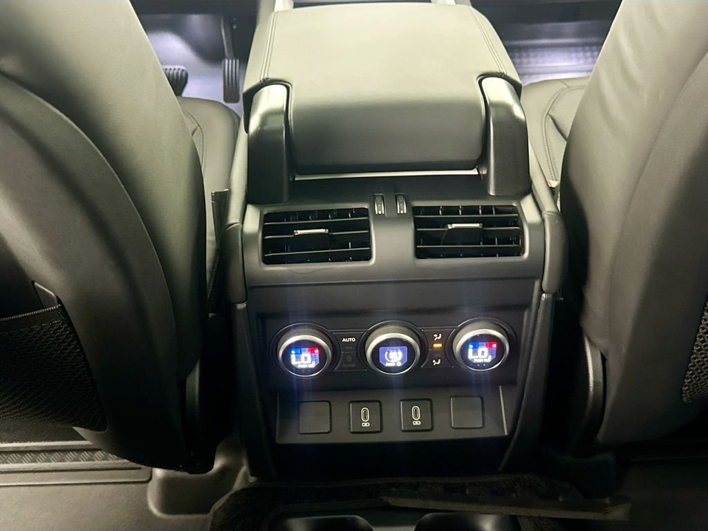 2026 Land Rover Defender X-Dynamic SE - Photo 25