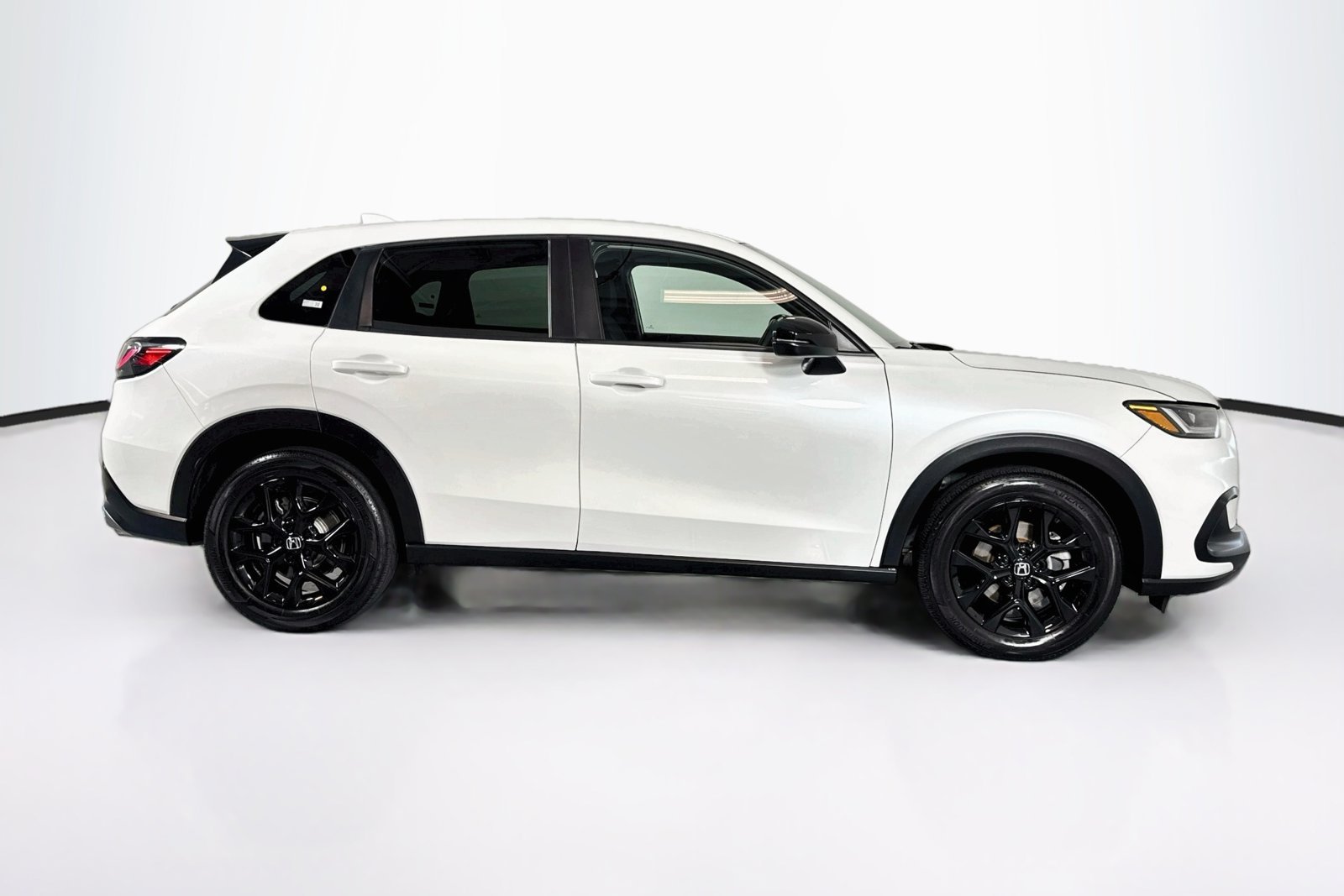 Used 2024 Platinum White Pearl Honda Sport image 27