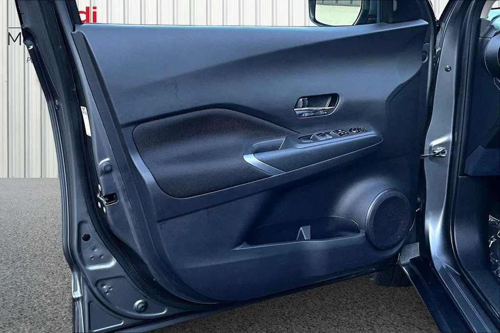 Used 2022 Gray Nissan SV image 20