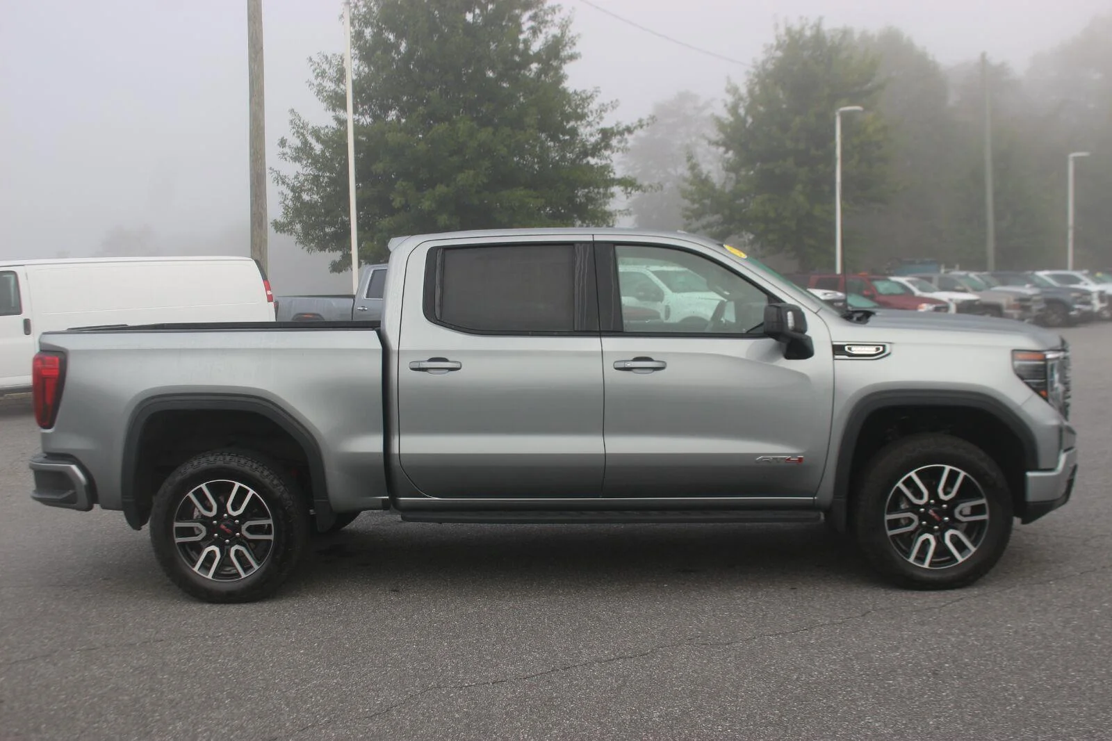 Used 2025 Sterling Metallic GMC AT4 image 8
