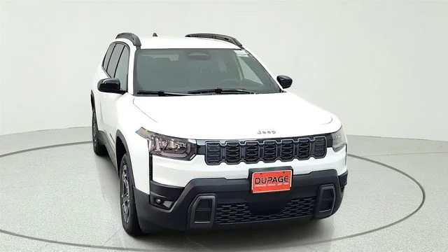 New 2026 Bright White Clear-Coat Exterior Paint Jeep Laredo image 2