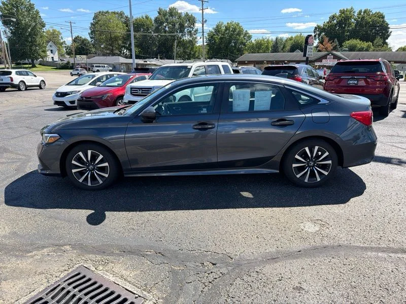 Used 2024  Honda EX image 4