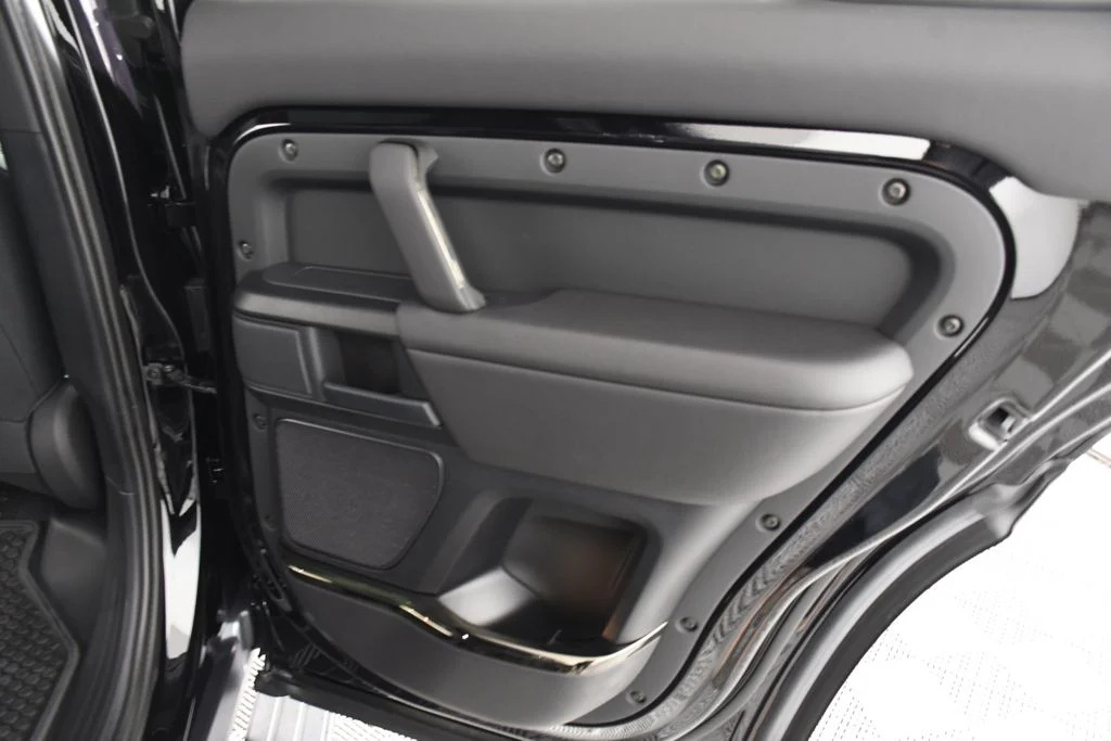 Used 2026 Narvik Black Land Rover OCTA image 21