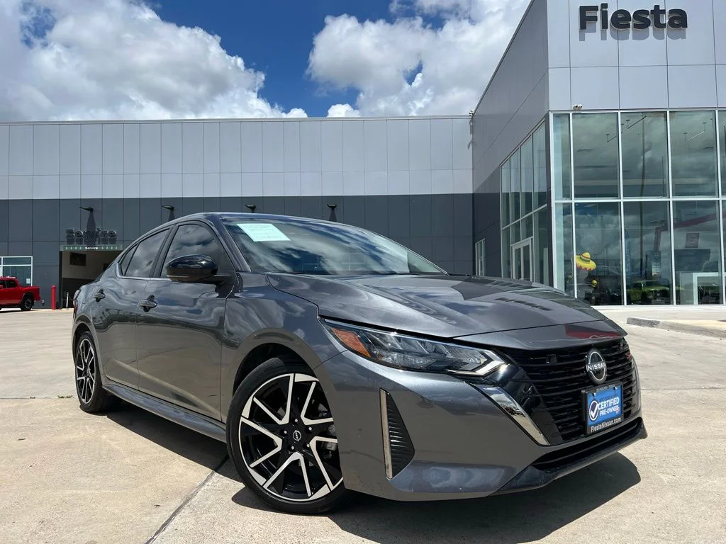 Used 2025 Gray Nissan SR image 1