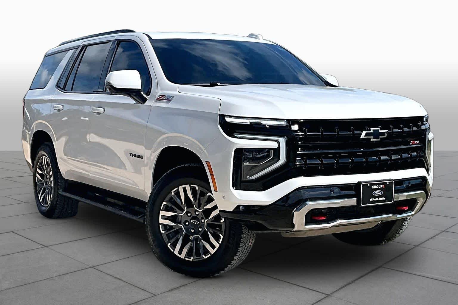 Used 2025 Iridescent Pearl Tricoat Chevrolet Z71 image 3